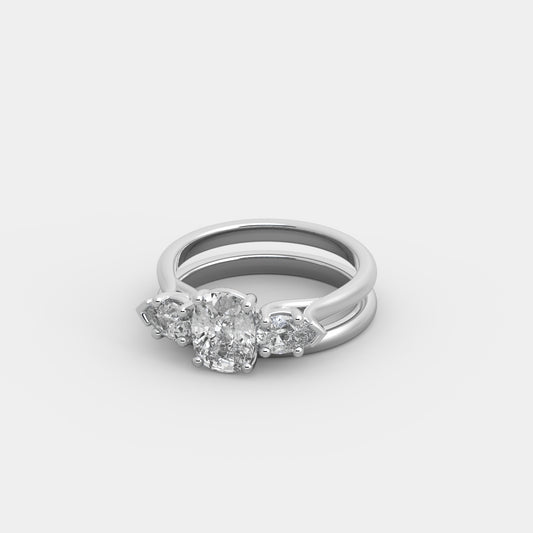 Lyra Pear-Shouldered x Classic Set in Cushion Cut